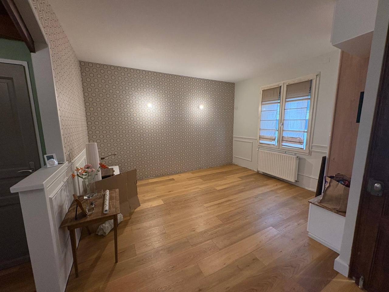 Rénovation pièce parquet et papier peint Casa Nova